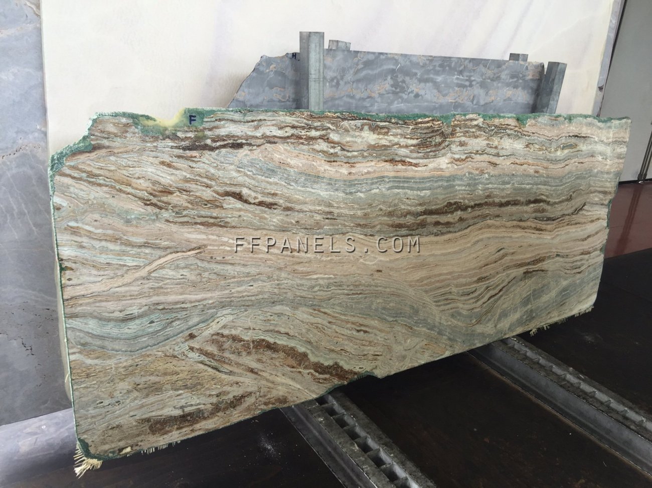 F_ONICE VERDE SMERALDO slabs