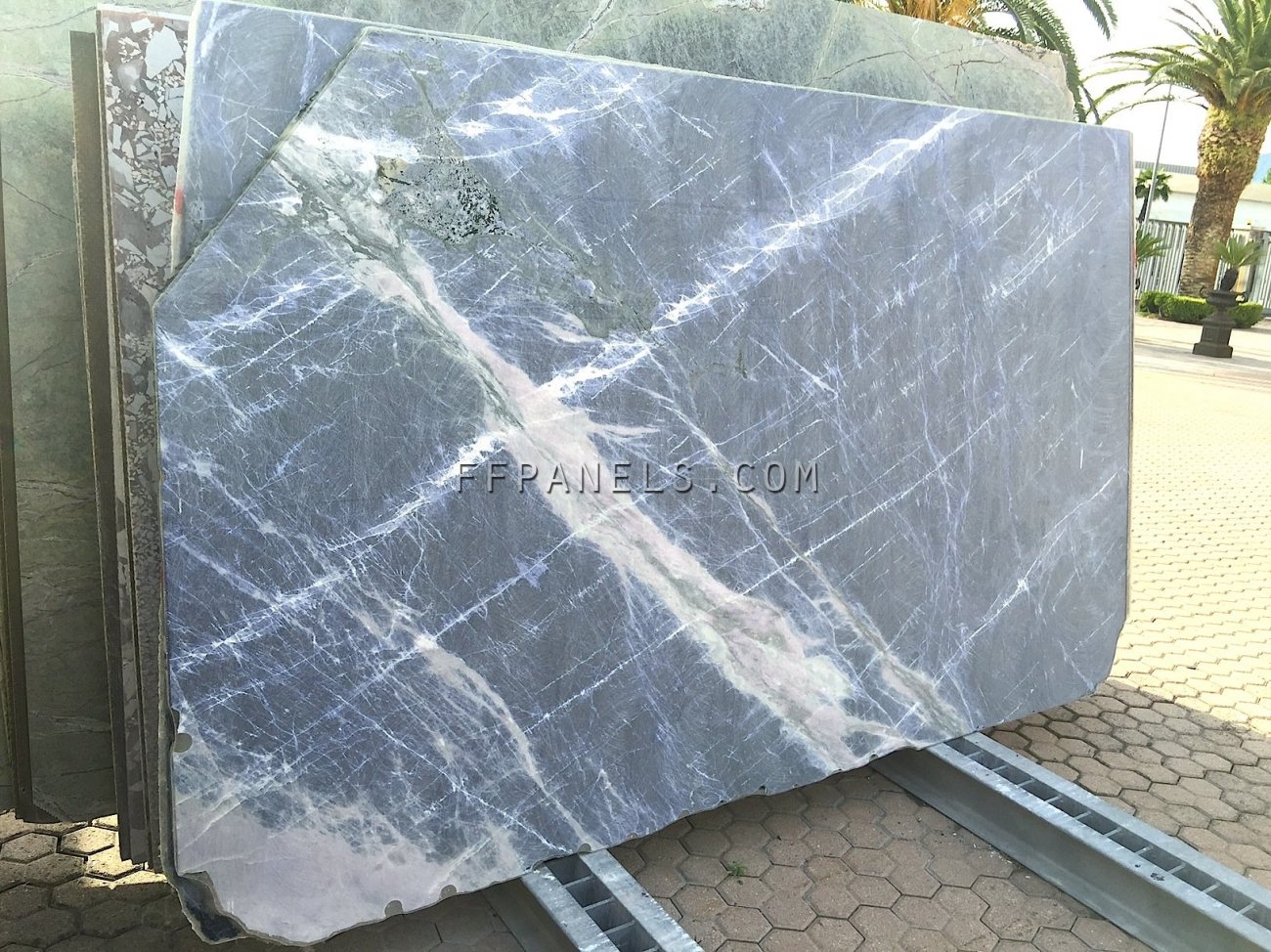 SODALITE BLU GRANITE slabs