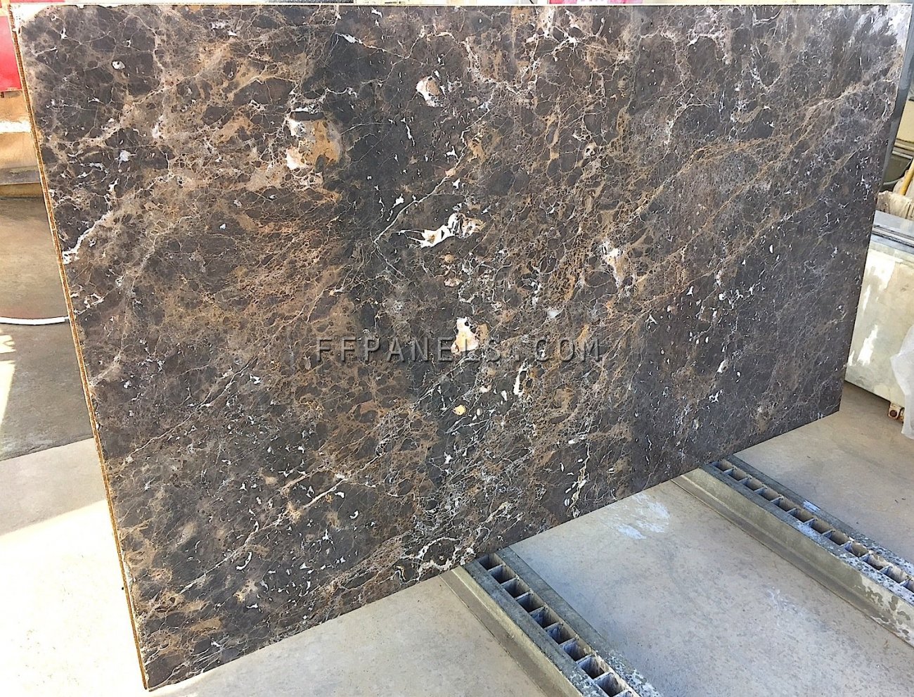 FABYCOMB® lightweight EMPERADOR DARK MARBLE panels